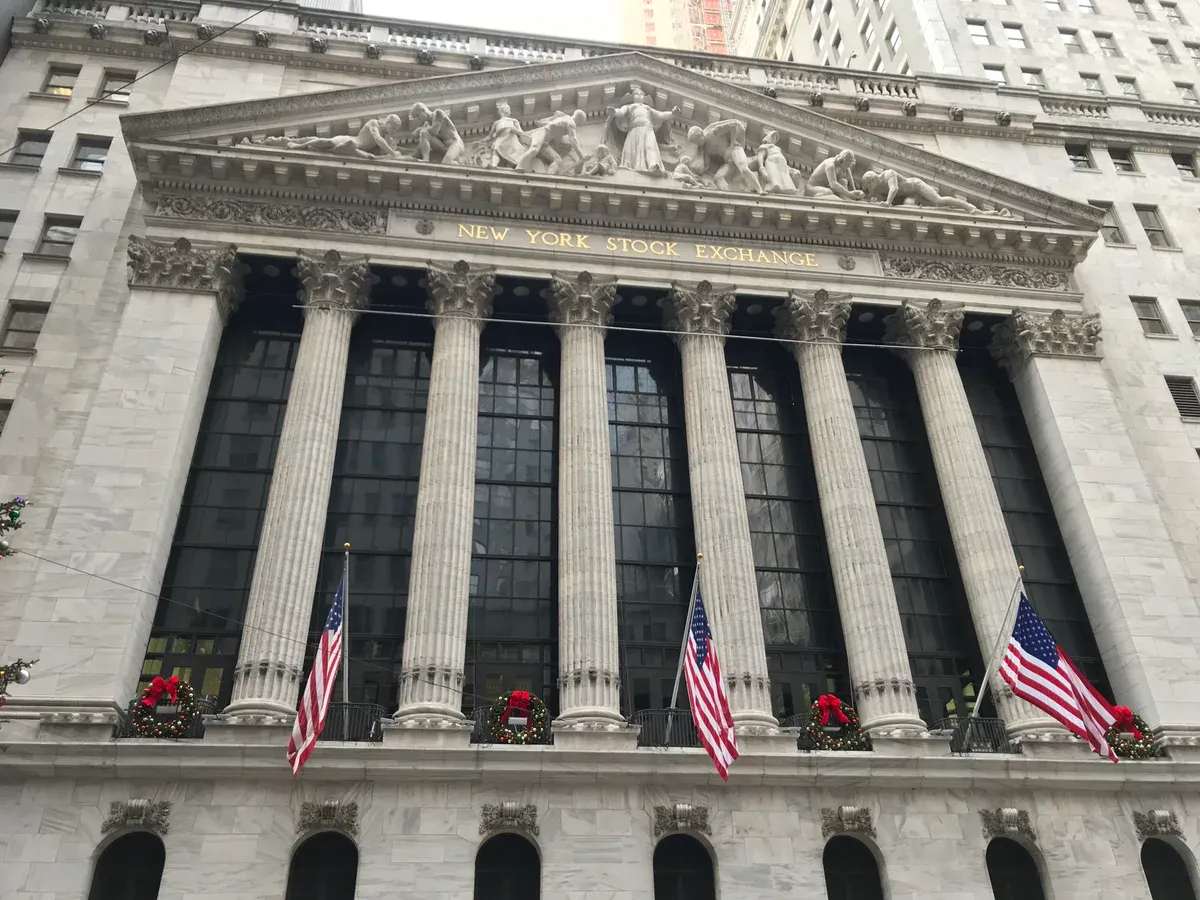 The columned Corinthian facade of the New York Stock Exchange on Broad Street, on a New York architecture tour